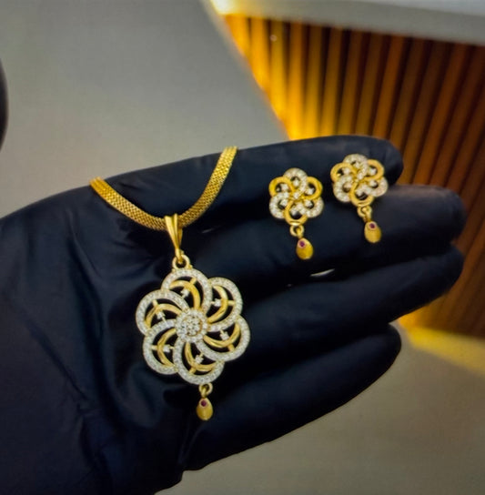 ELEGANT FLOWER DIAMOND LOOK PENDANT SET
